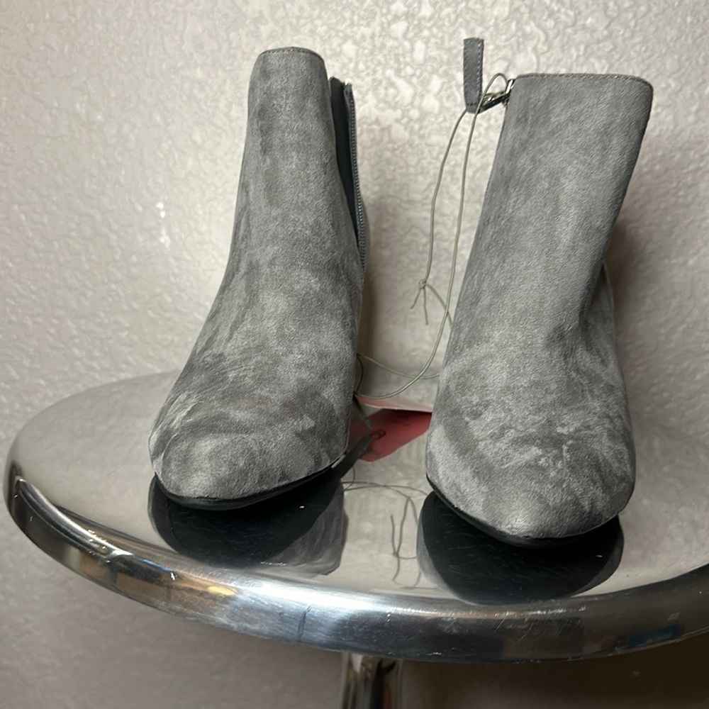 Sam & Libby size 9 gray ankle bootie - Picture 2 of 5